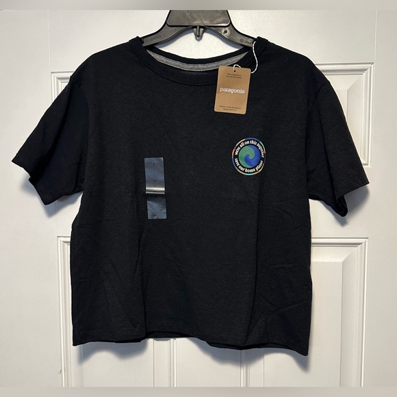 Patagonia Tops - Patagonia women’s small crop tshirt- nwt